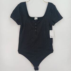 womans SO clothing Black Henley Ribbed Short Sleeve Bodysuit Size L basic